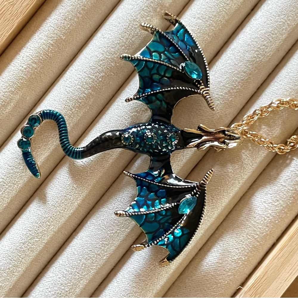 ✨Betsey Johnson Imperial Dragon Necklace - Picture 3 of 7